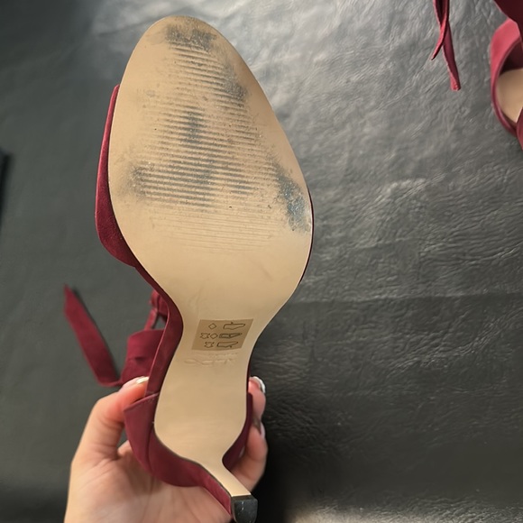 Burgundy/plum open toe heels - Picture 4 of 5